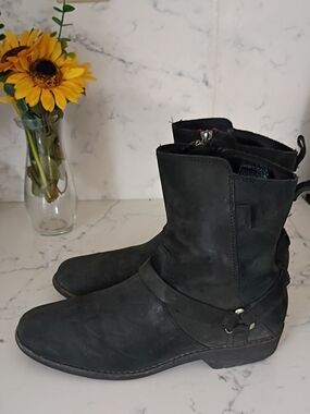 Teva Black Short Harness Boots